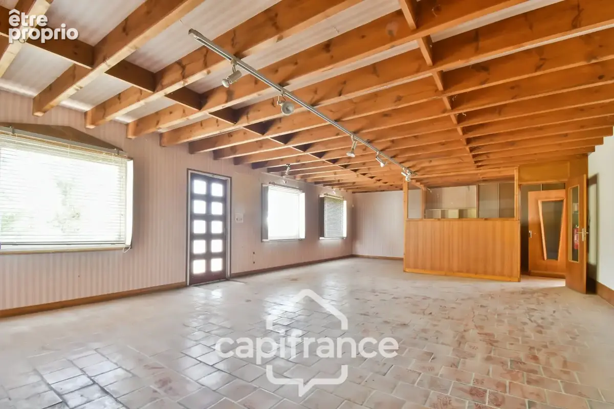 Maison à vendre  COURCELLES (17), 140m²habitables, 7 pièces sur 4800m² de terrain avec nombreuses dépendances - photo 5