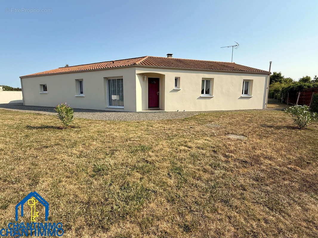 Maison à LA CAILLERE-SAINT-HILAIRE