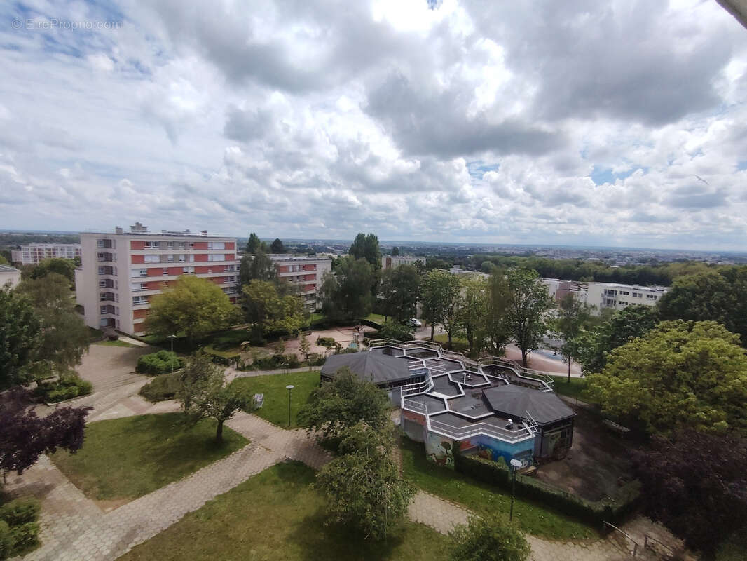 Appartement T3 à vendre à Hérouville-Saint-Clair (14200)   64 m2   Dernier étage   Hyper centre   Idéal invest - photo 11