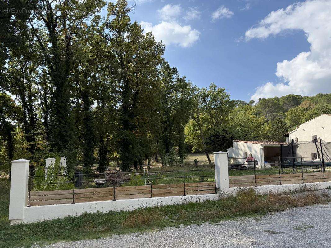 Terrain à PIERREVERT