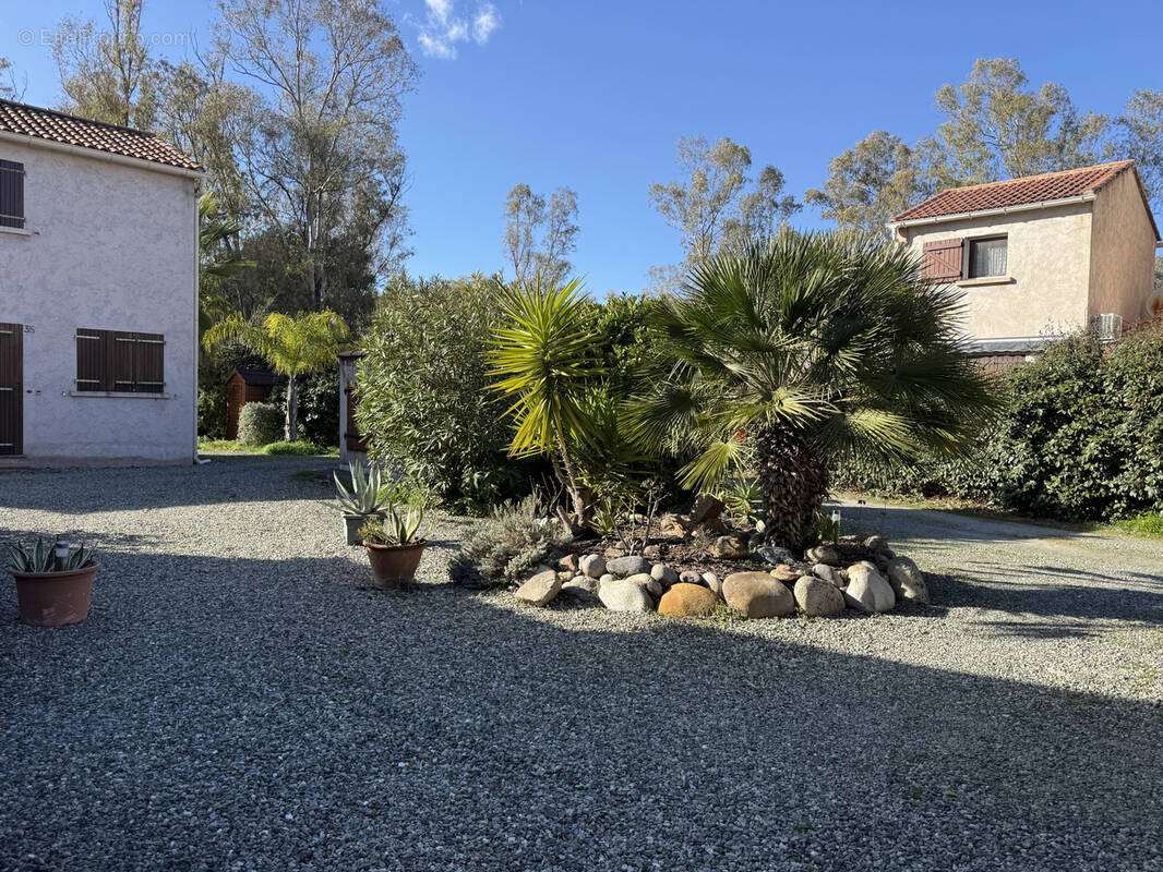 Maison à LINGUIZZETTA