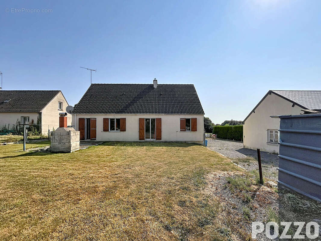 A Vendre -  Isigny Le Buat - Maison 4 pièce(s) 104 m² - photo 10