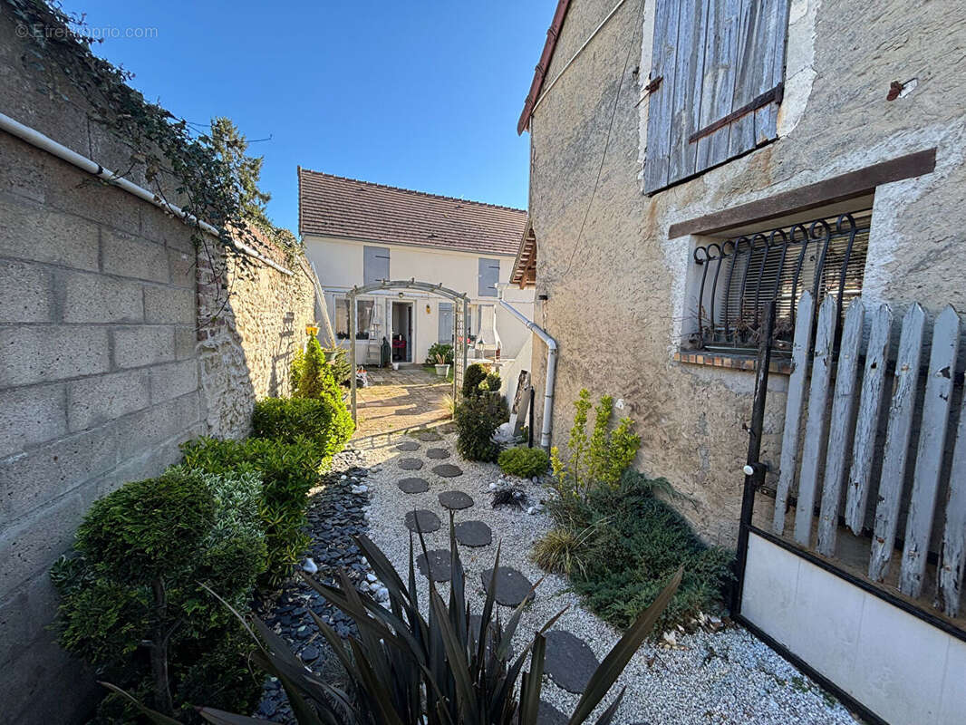 Maison à AMBLAINVILLE