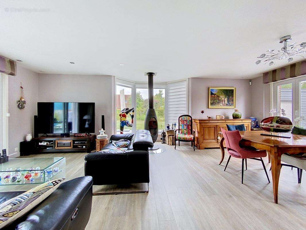 Maison à LA CHAPELLE-D'ARMENTIERES