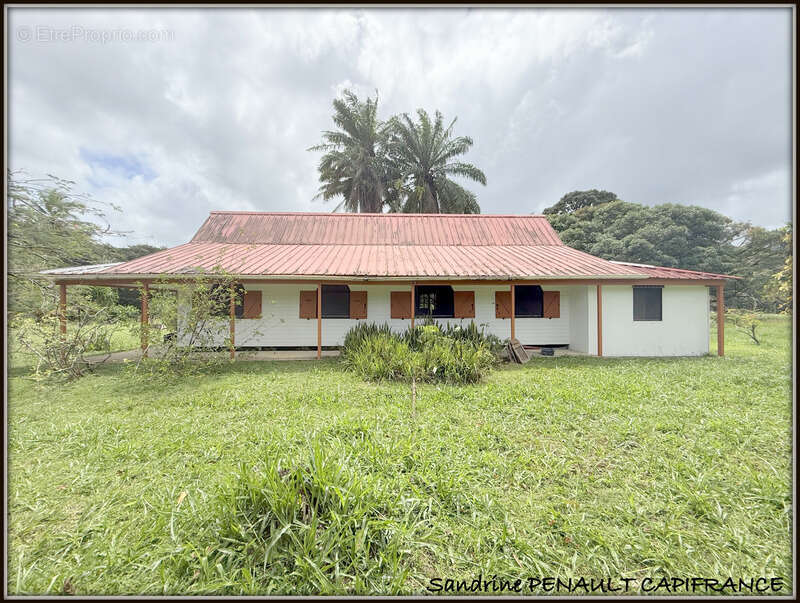 A vendre a sinnamary une magnifique maison t6 de 122 m² superficie terrain 3,5 hectares - au prix de 249 000 € - photo 8