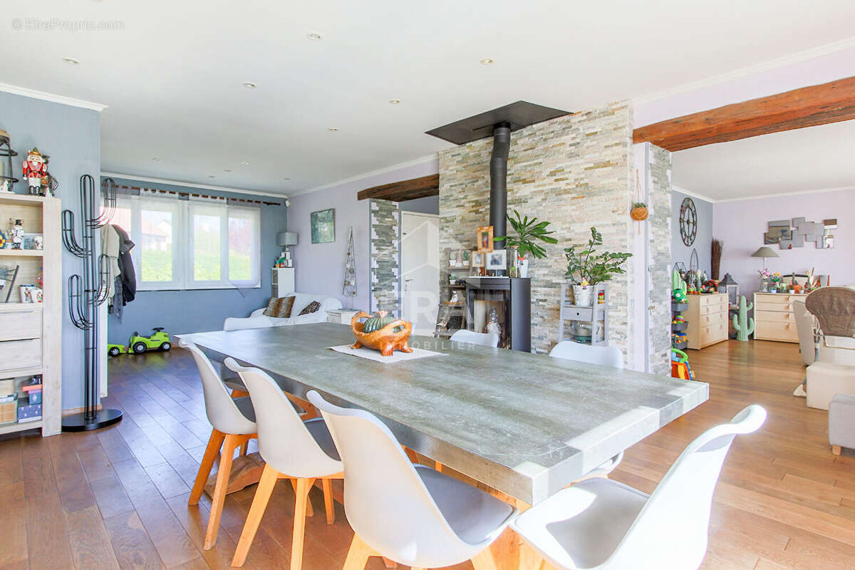 Maison à BEYNES