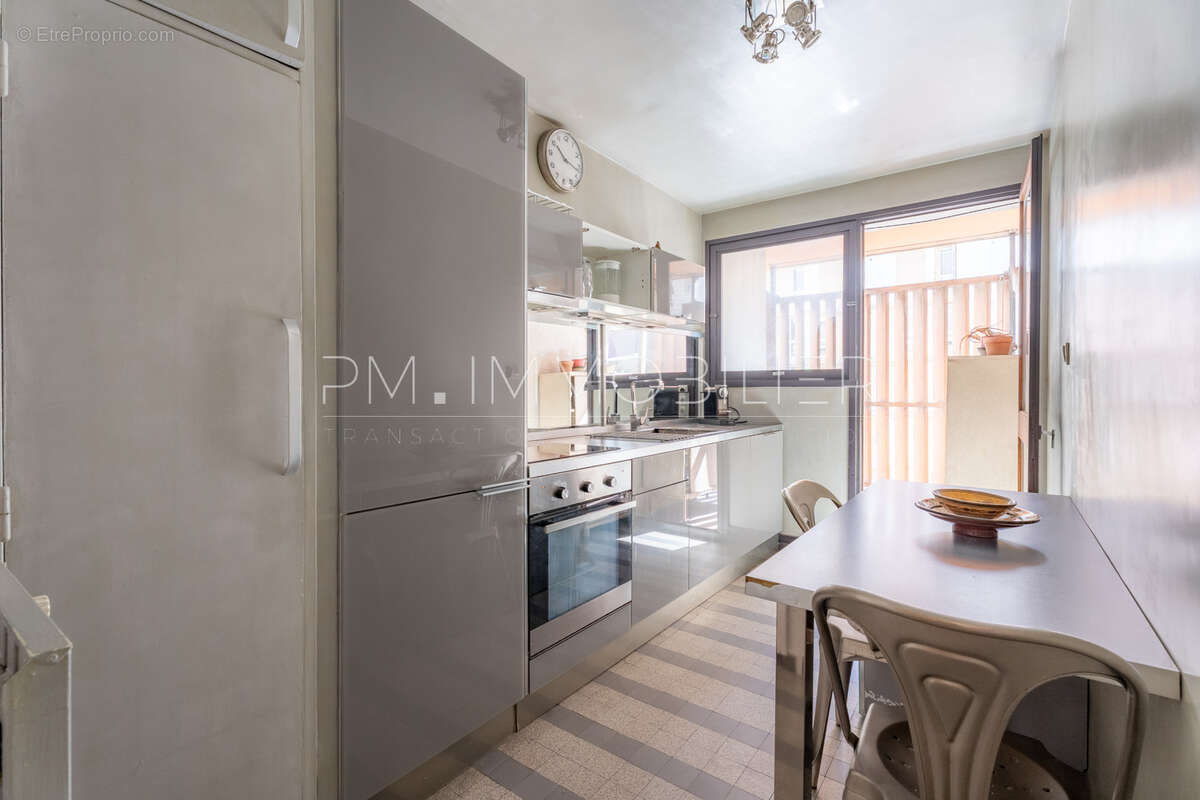 Appartement 82 m² à Marseille-2e  - photo 6