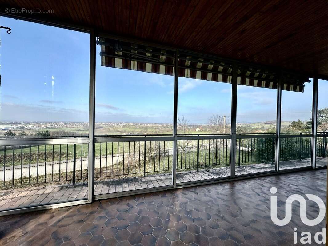 Photo 3 - Maison à SAINT-BONNET-LES-OULES