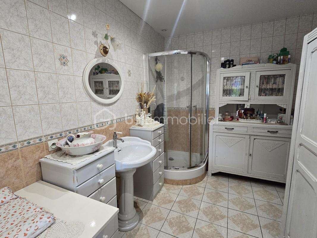 Maison familiale de 138m² - 4 chambres, jardin et garage - Tillé (60000) - photo 11