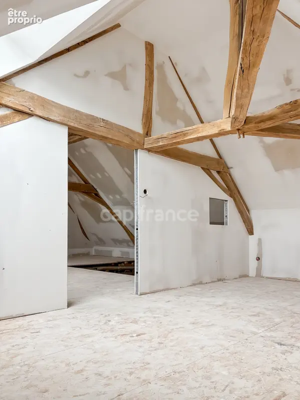 Maison de caractere, toiture recente, dependances et projet pret a realiser - photo 13