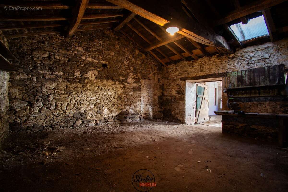 Maison à SAINT-HILAIRE-DE-CHALEONS