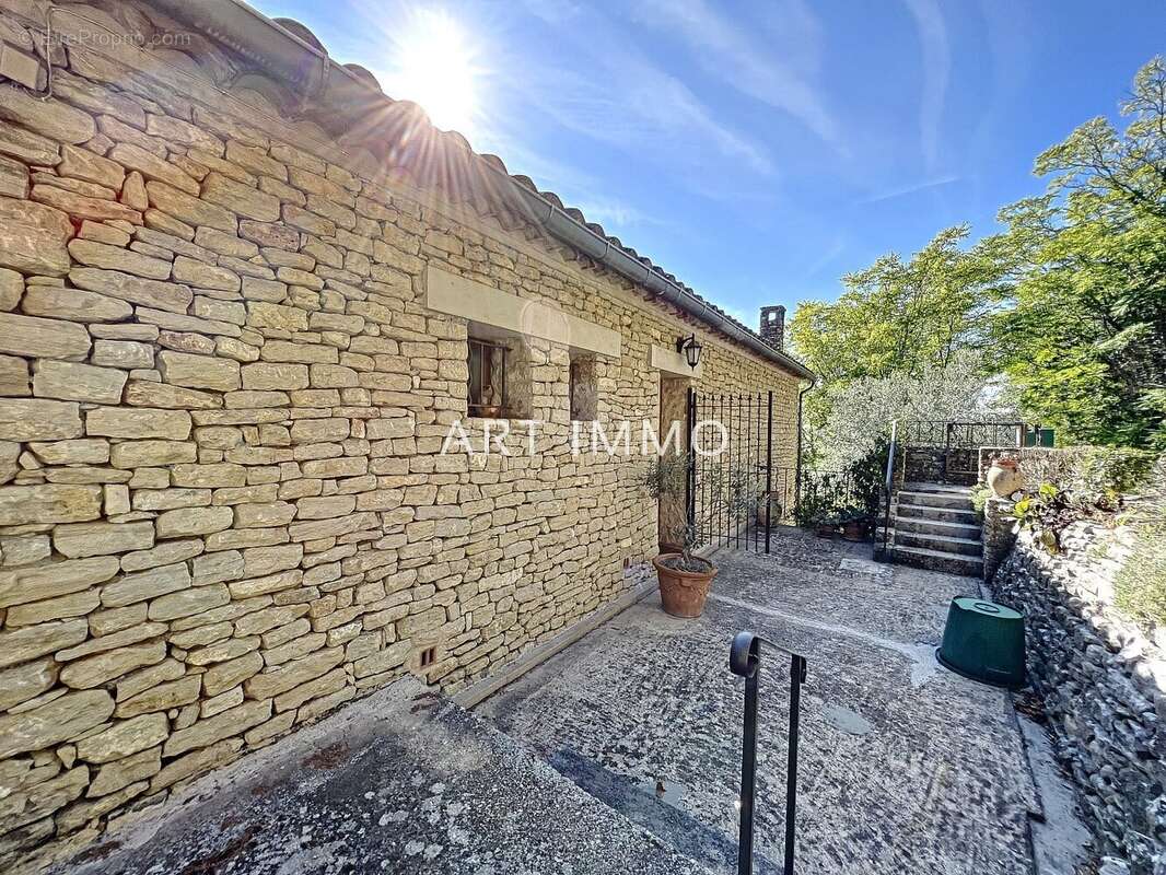 À vendre à gordes maison en pierre avec vue exceptionnelle - photo 3