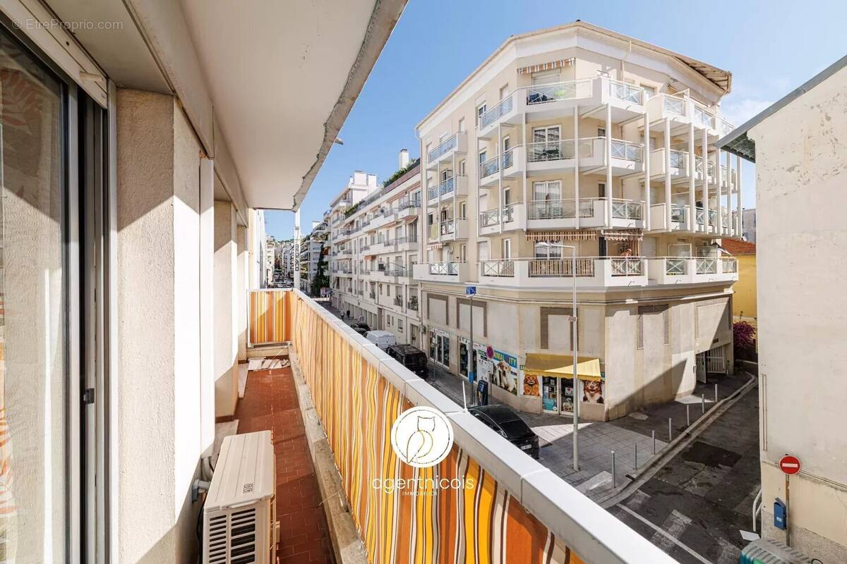 Nice // fleurs - rue de france : 3 pieces / rénové / balcon / traversant - photo 3