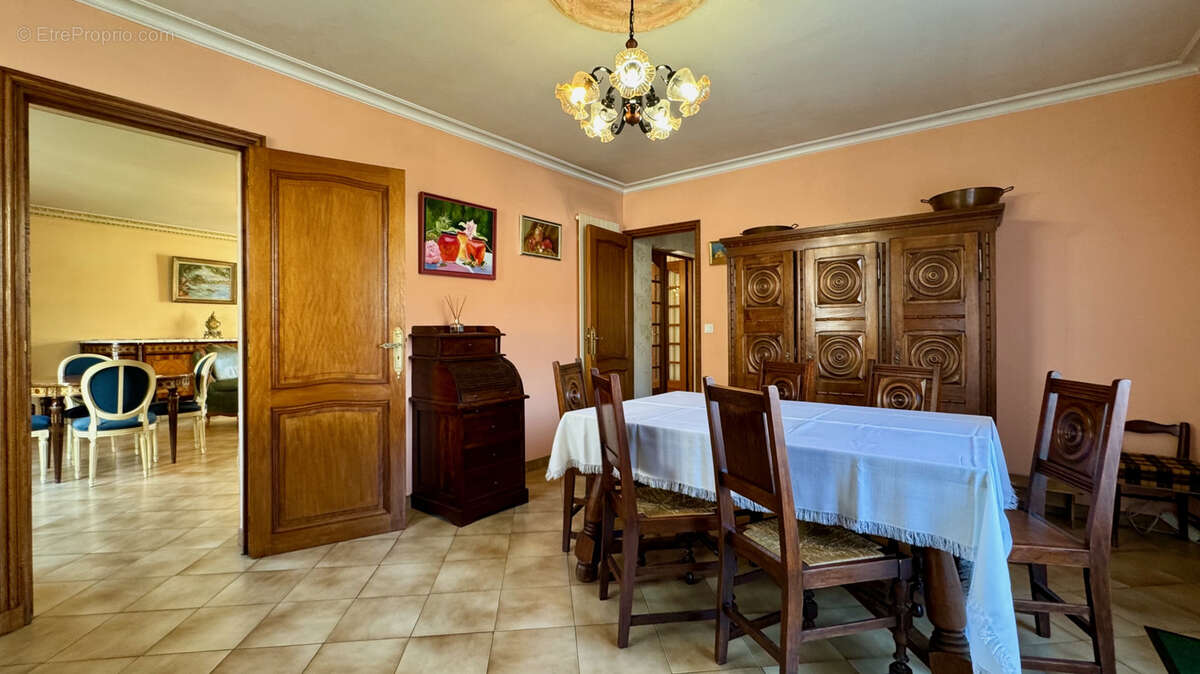 Maison à CHANTELOUP-LES-VIGNES