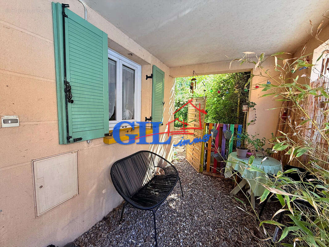 Appartement à SAVIGNY-LE-TEMPLE