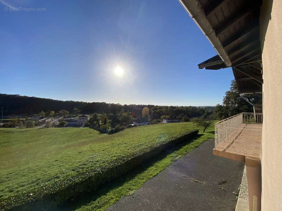 Aurignac, Ferme T6 – Vue imprenable sur les Pyrénées – 3 800 m² de terrain - photo 13