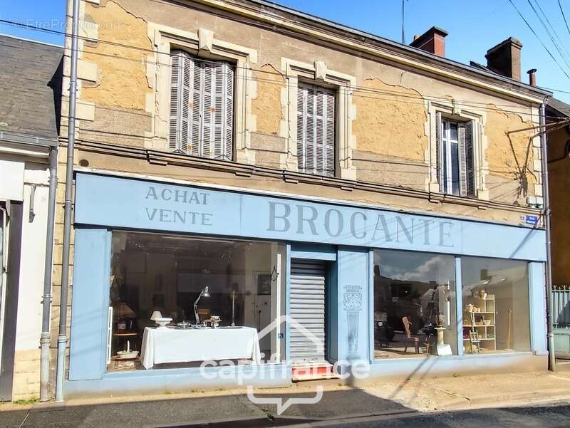 Commerce à BESSE-SUR-BRAYE