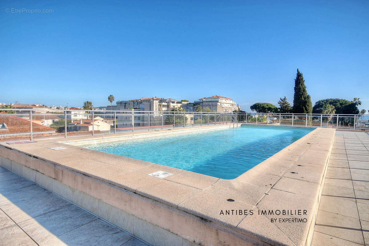 Appartement à VALLAURIS