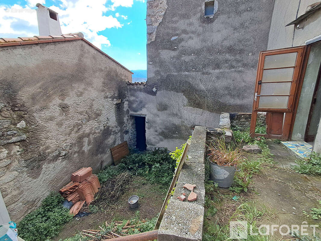 Maison Eus 4 pièce(s) 105 m2 - photo 3