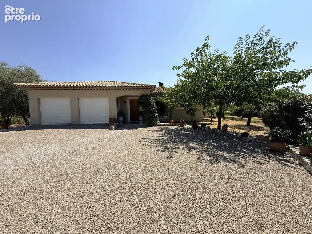 Saint-Paul-en-Forêt   Villa de plain-pied au calme sur 2 922 m2 - photo 4