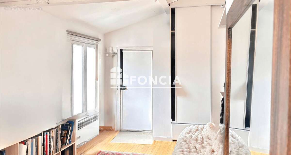 Appartement à PARIS-3E