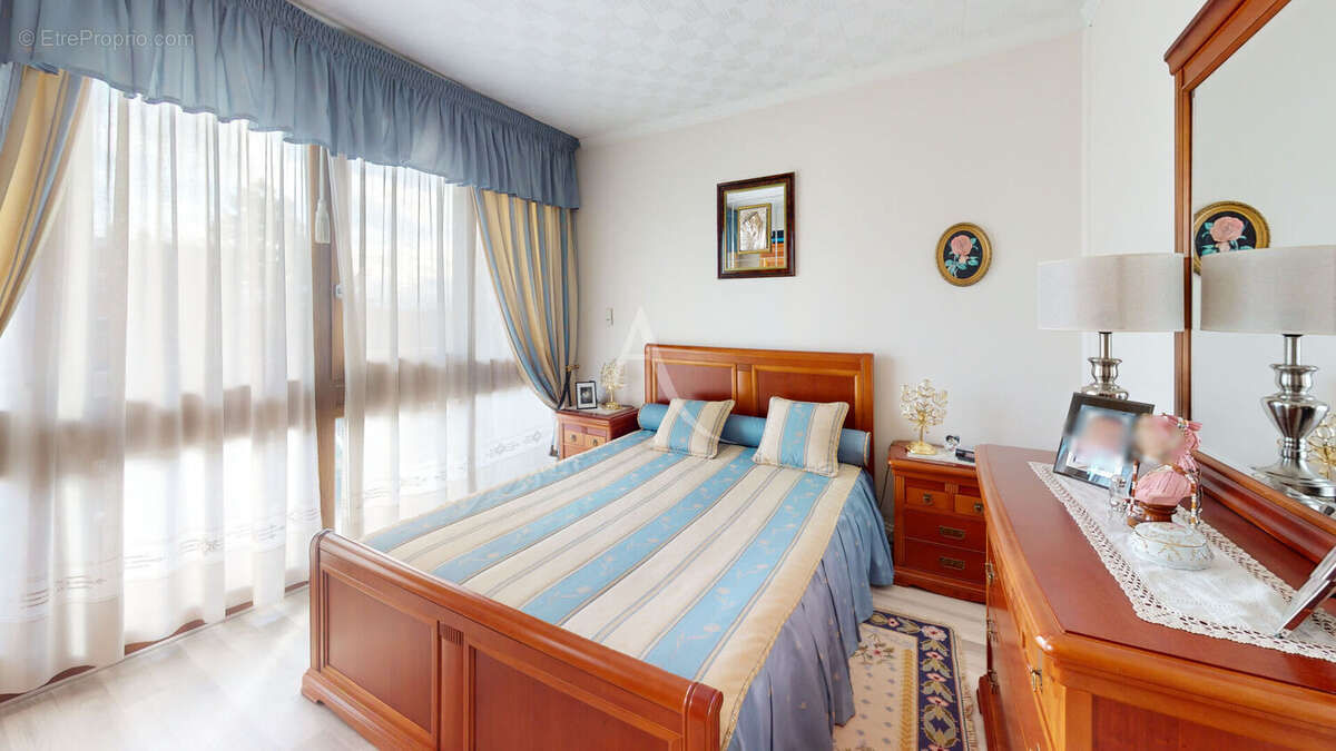 Appartement à CHILLY-MAZARIN