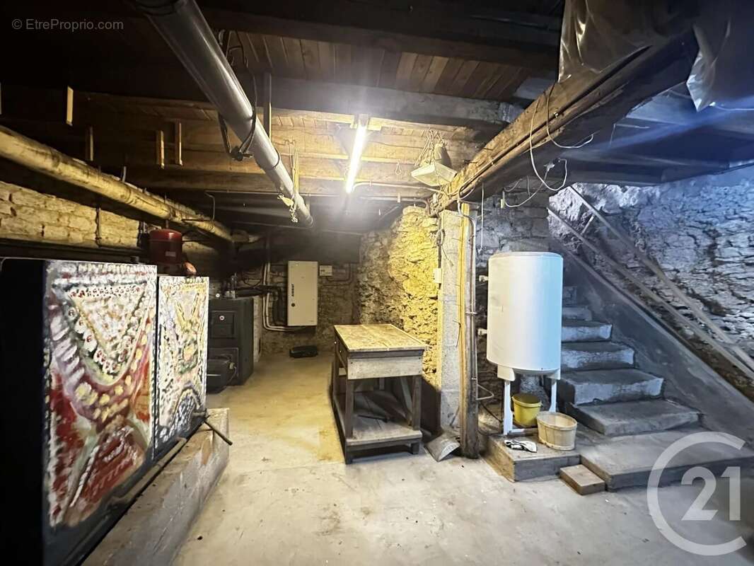 Maison à CHEF-BOUTONNE