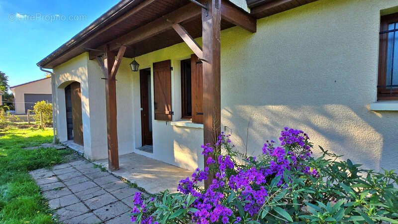 Maison à SAINT-JOUVENT