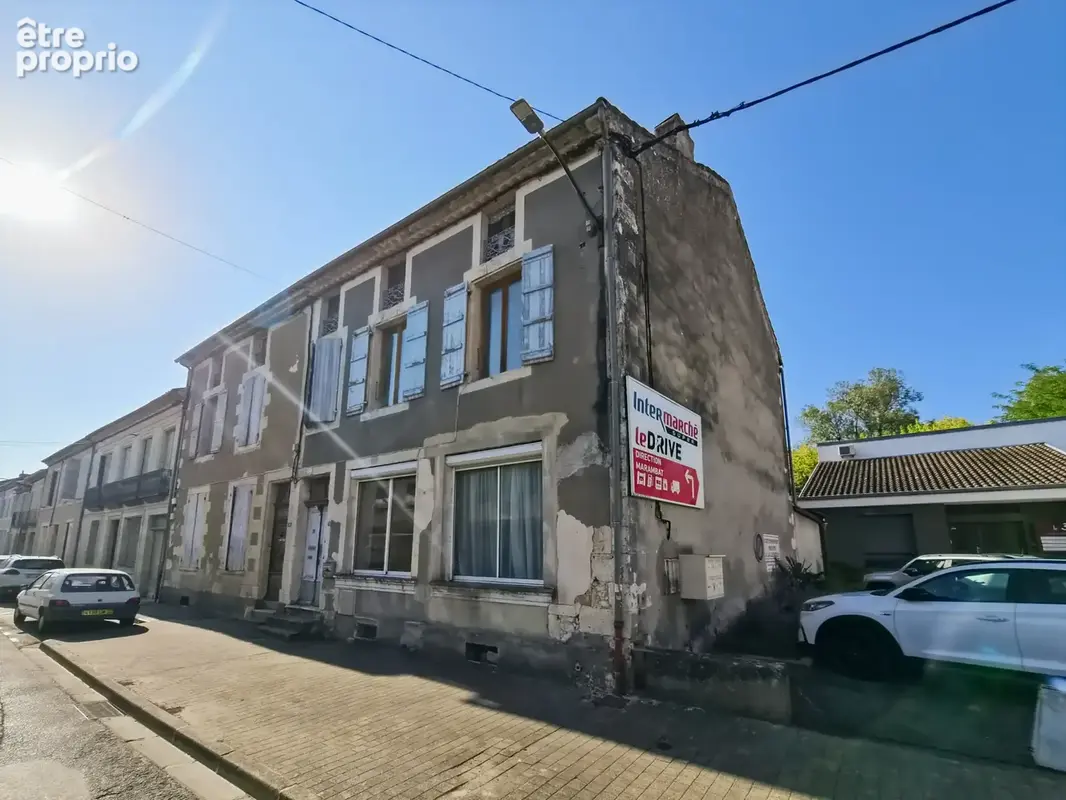 Maison à VIC-FEZENSAC