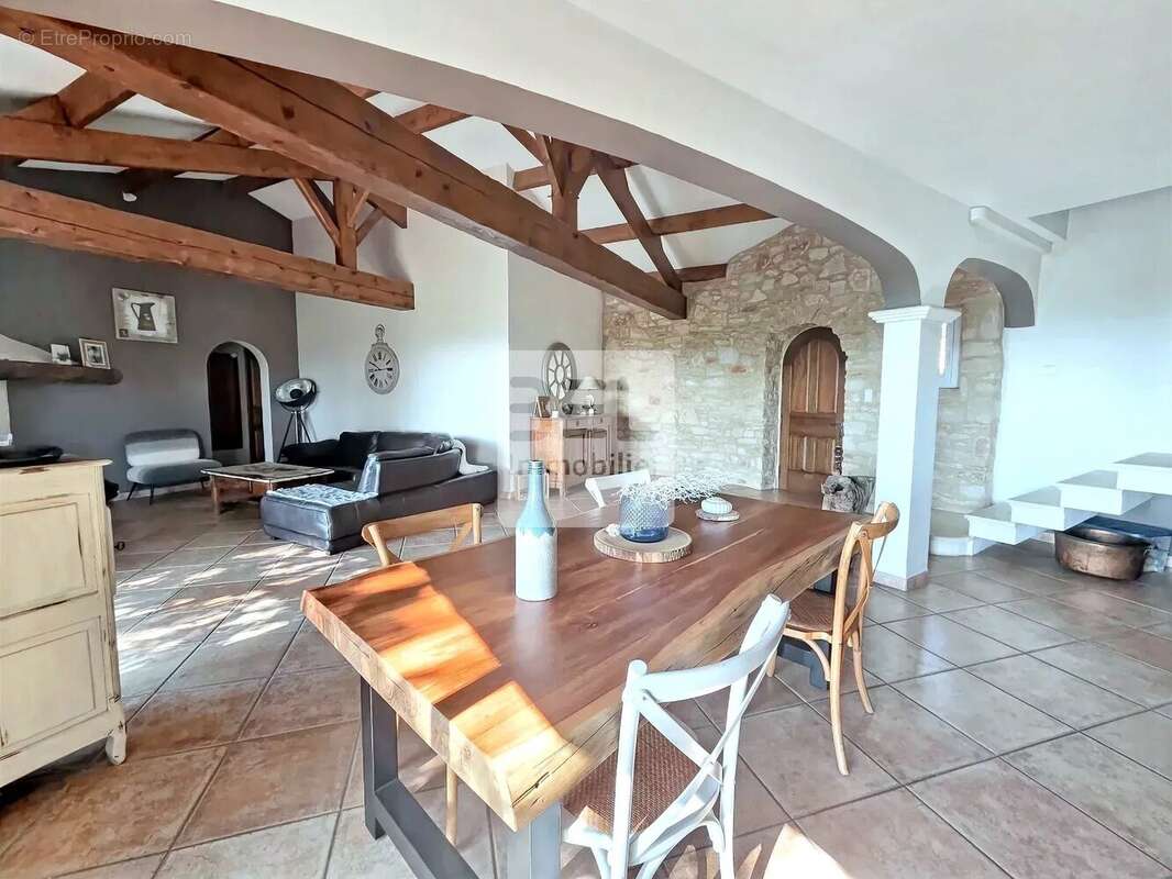 Maison à SAINT-MARTIN-D'ARDECHE