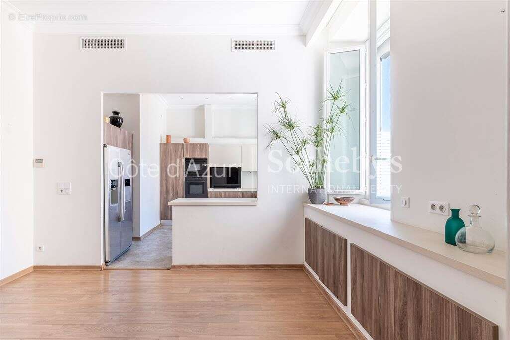 Nice Centre - Appartement 148 m² à rénover - Avenue Jean Médecin - photo 3