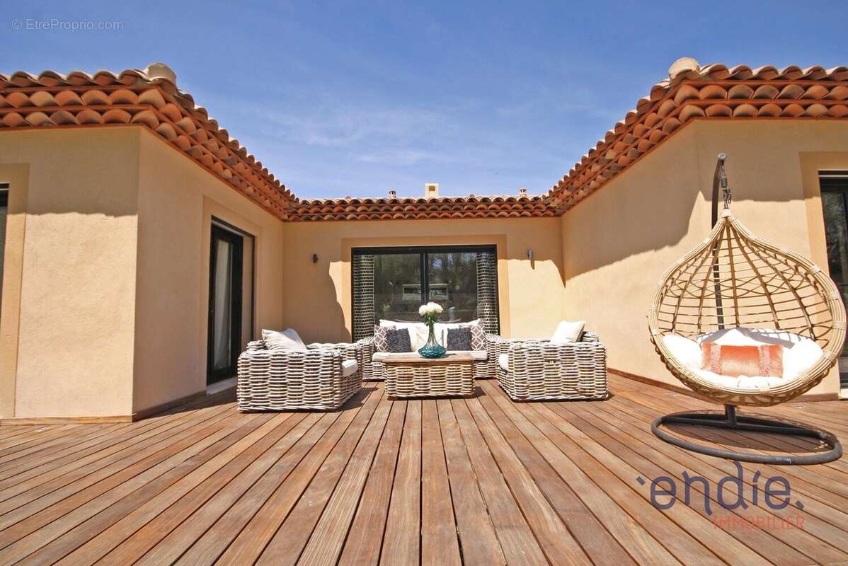 Maison à LORGUES