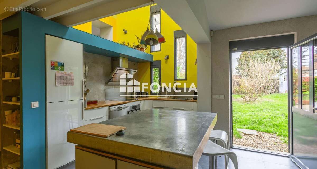 Maison à L'HAY-LES-ROSES