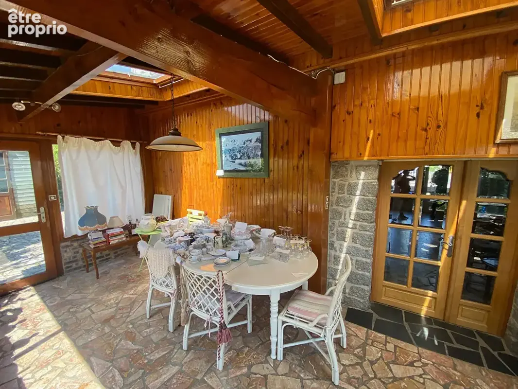 Maison de 8 pieces avec une dependance de  204 m² - photo 5