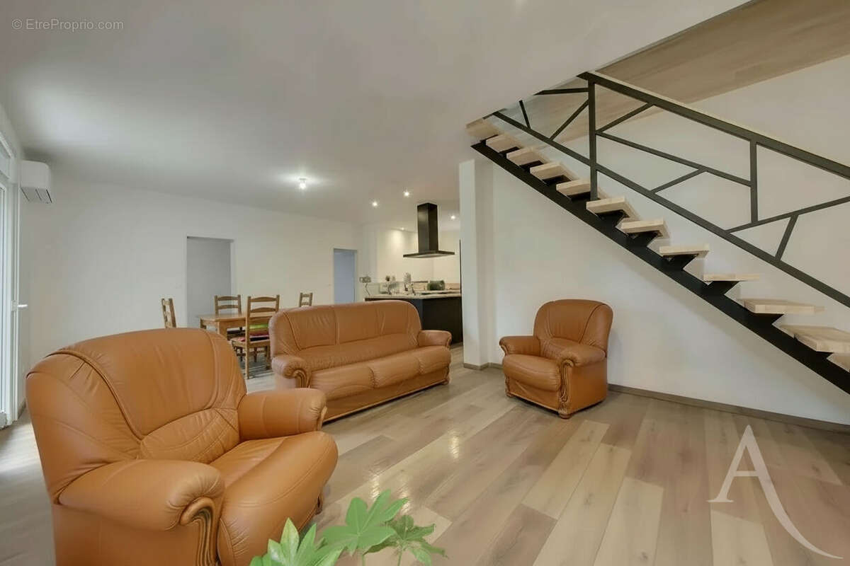 SOUSTONS-PLAGE -Maison de maître rénovée de 176 m² avec grange de 120 m² sur un airial - photo 2