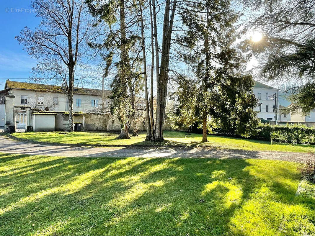 Appartement à LA TOUR-DU-PIN