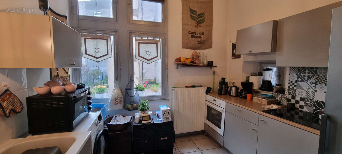 Appartement à SAINT-BONNET-LE-CHATEAU