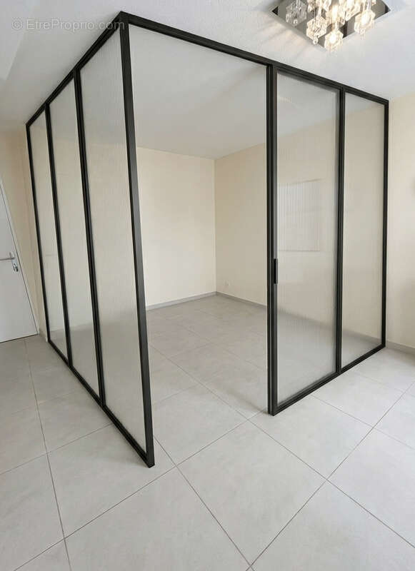 Appartement à SAINT-LAURENT-DU-VAR