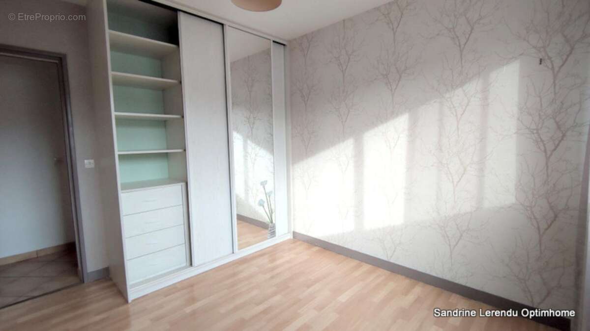 ROUEN RIVE GAUCHE – Appartement lumineux avec balcon, parking et ascenseur, résidence sécurisée Vue avec Panorama - photo 11