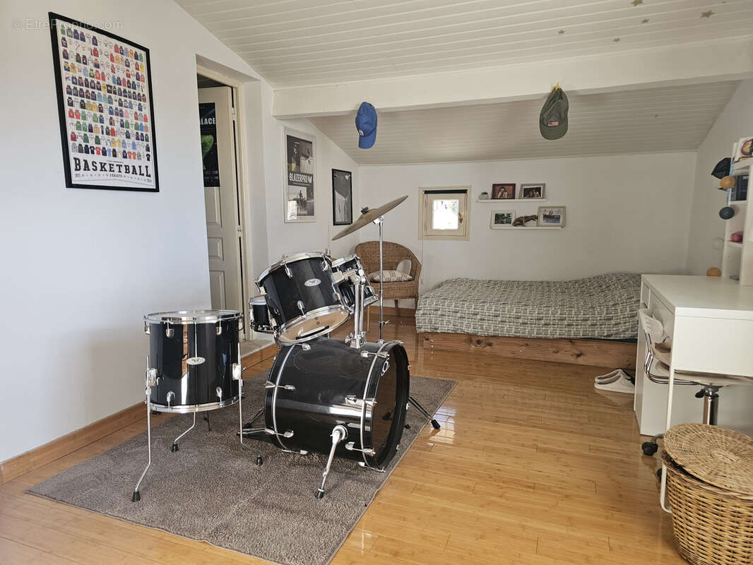 Maison à SAINT-BRES