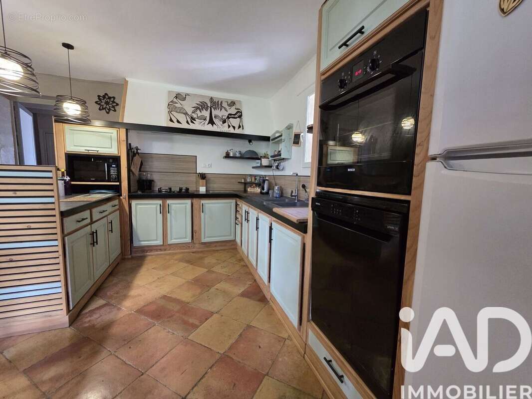 Maison 225 m² à Saint-Philippe-Du-Seignal  - photo 9