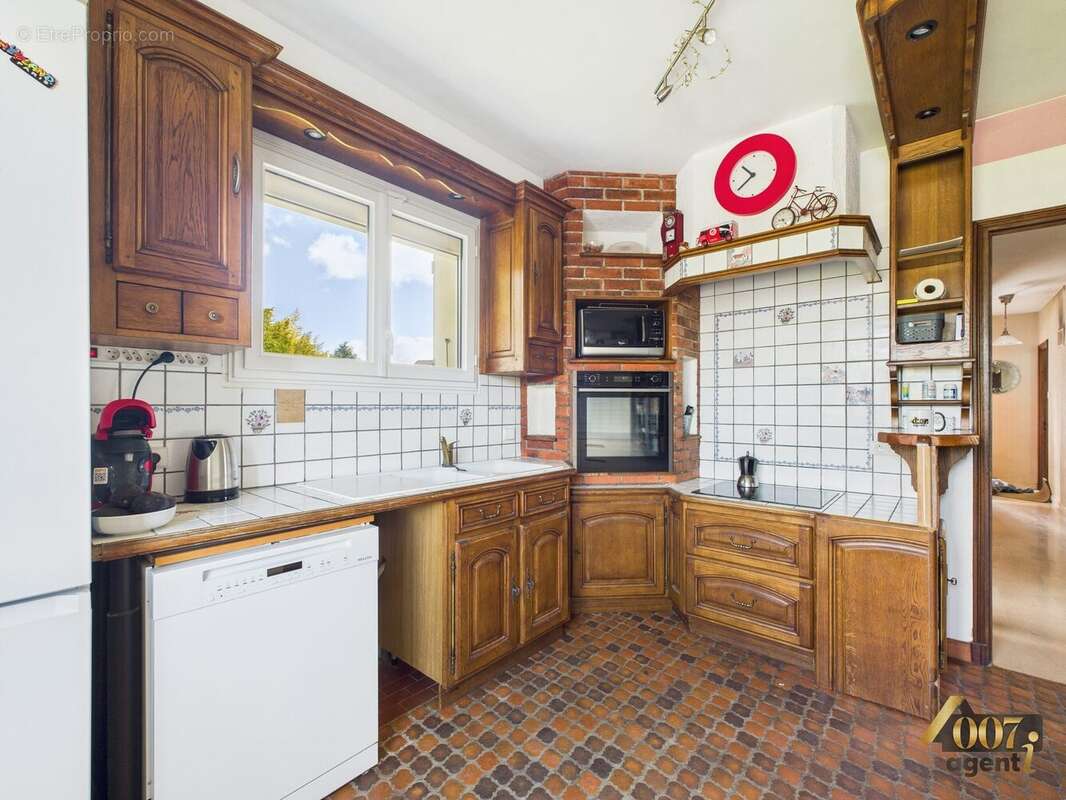 Maison 208 m² à Sainte-Helene-Du-Lac  - photo 9