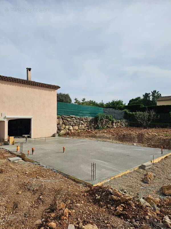 Appartement à MOUANS-SARTOUX