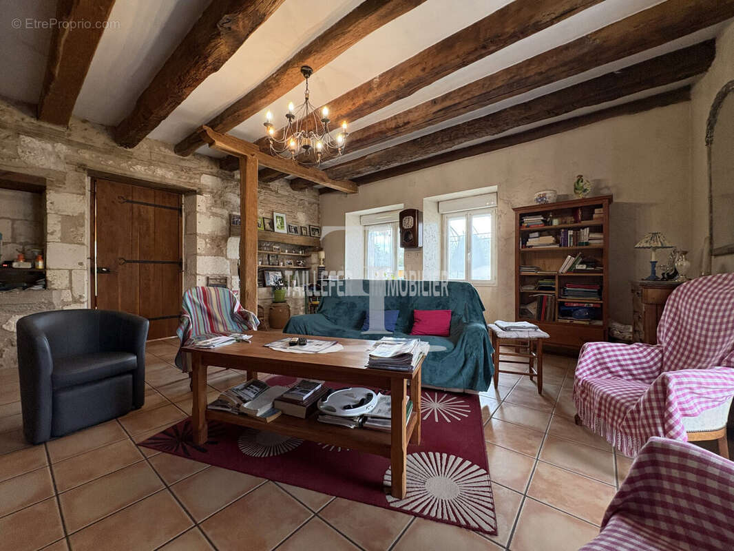 Maison à ANTONNE-ET-TRIGONANT
