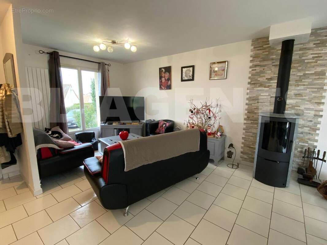 WhatsApp Image 2025-12-05 à 09 - Maison à BONNETABLE