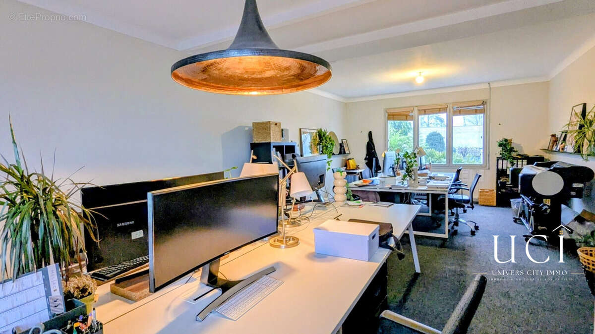 Commerce 284 m² à Saint-Sebastien-Sur-Loire  - photo 9
