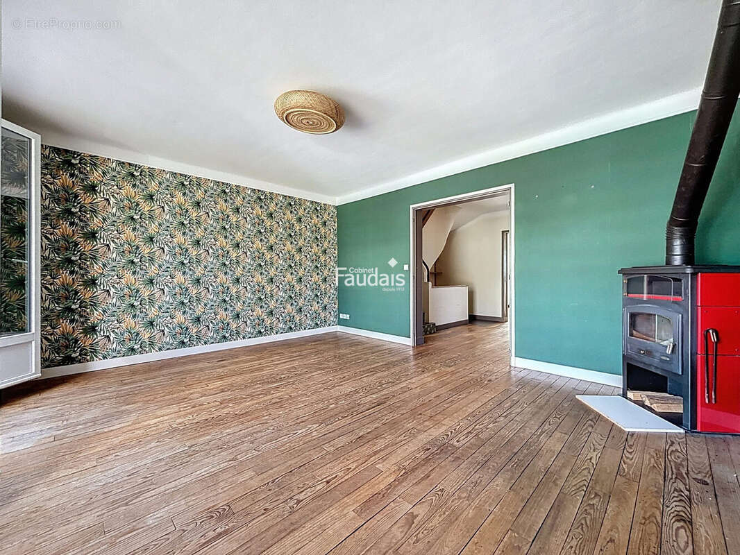 Appartement 135 m² à Saint-Lo  - photo 4