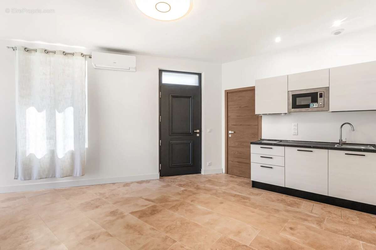 Cannes - proche palais – maison rénovée - studio indépendant - piscine - stationnements - photo 13