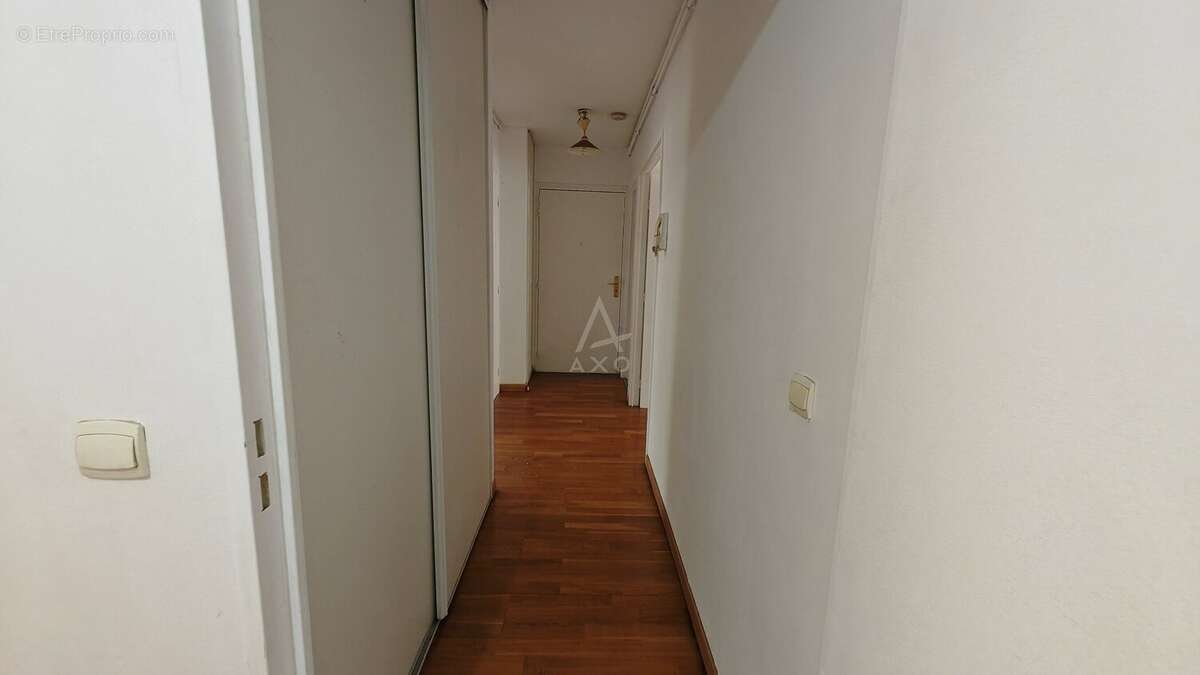 Appartement F5 au 1er étage 4 chambres 2 parkings - photo 7