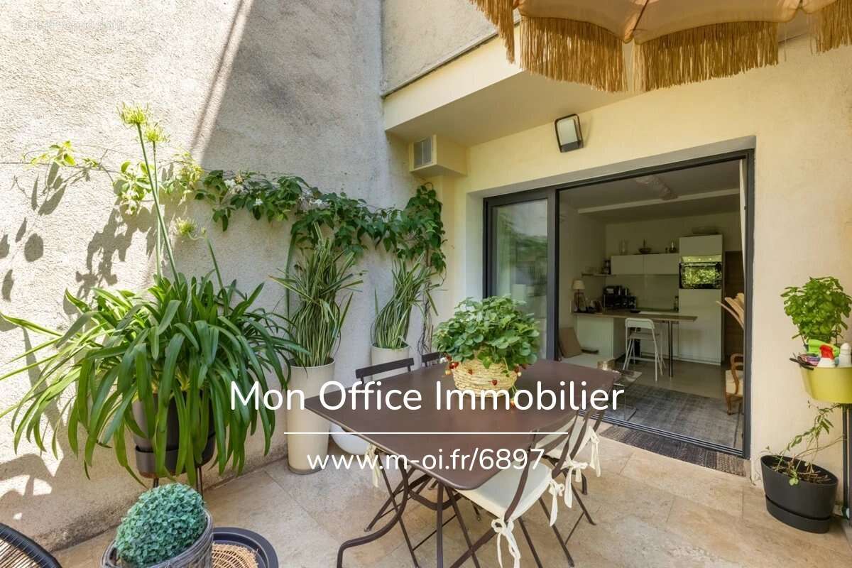 Référence : 6897-TLE - Rare sur le marché- Centre Ville Historique - Appartement rénové 3 pièces - 22 m2 de terrasse - photo 2